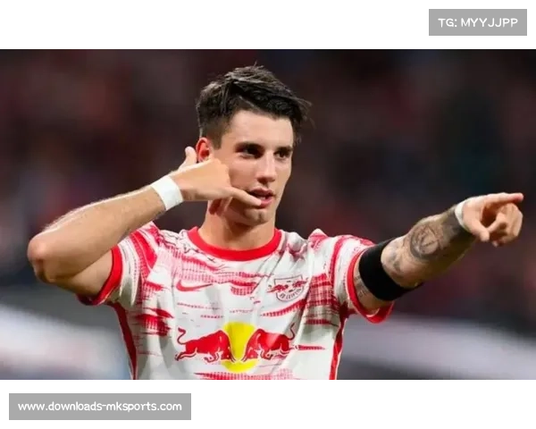 【欧冠联赛赛事·赛中·特写》索博斯洛伊任意球破门瞬间:角度力度完美复刻小罗